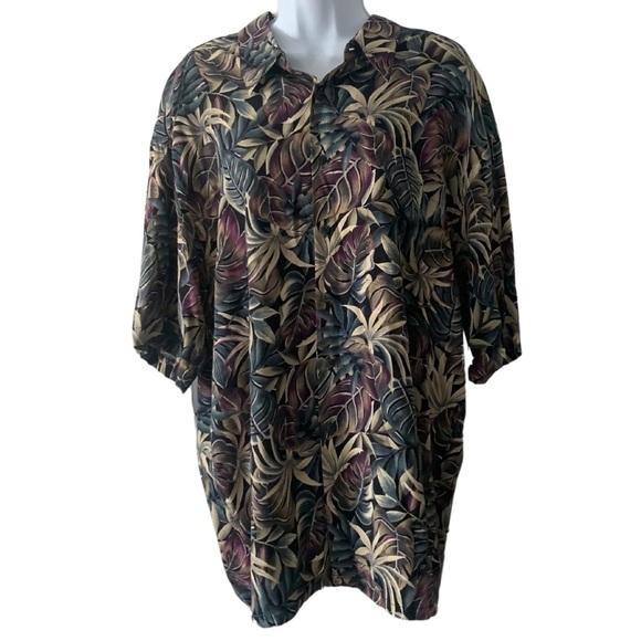 Campita Moda Other - Men’s Campida Moda Sz Lg Hawaiian Shirt on tan, maroon, & green floral pattern.